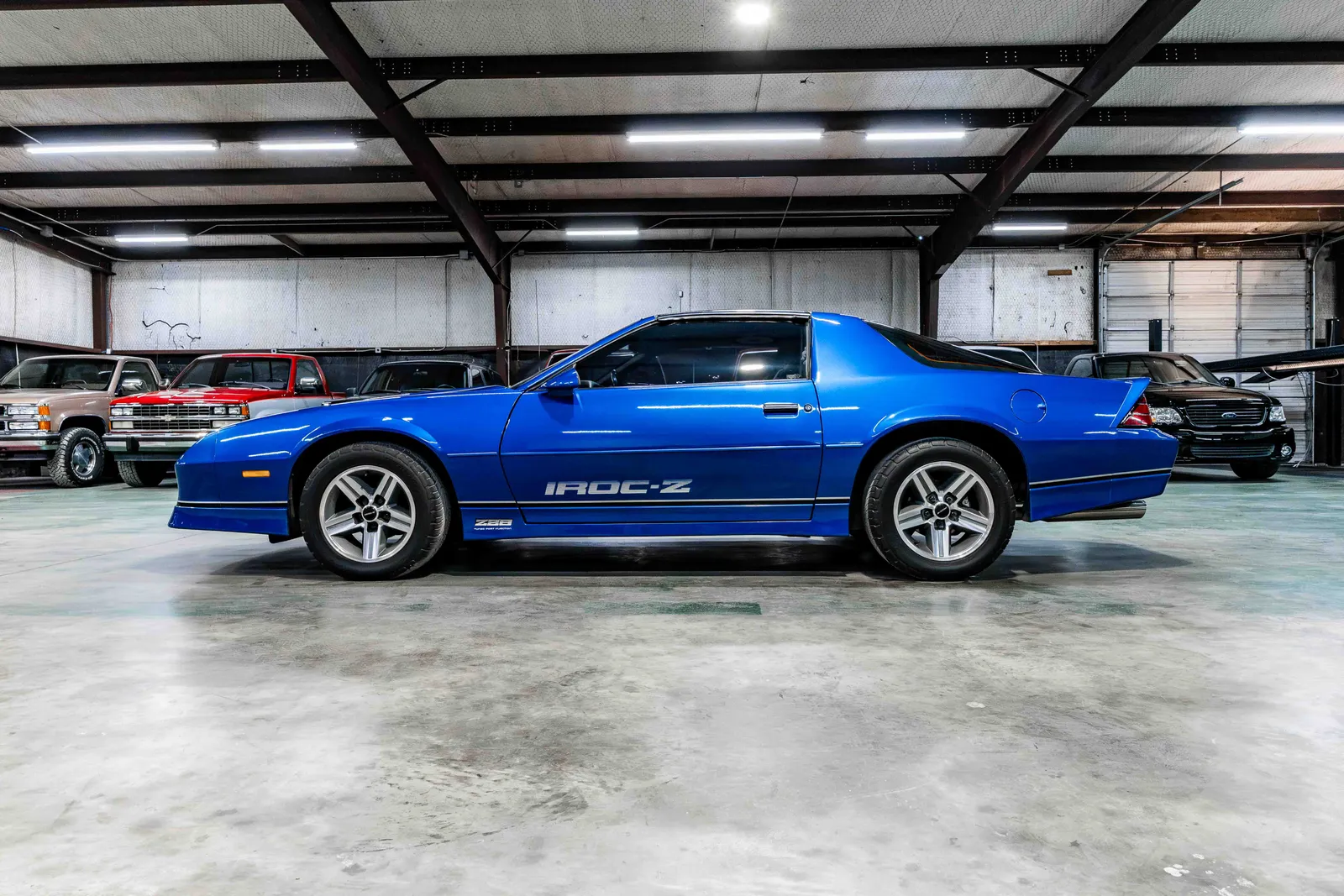 1986-Chevrolet-Camaro-Bright Blue Metallic-149653--34.jpg
